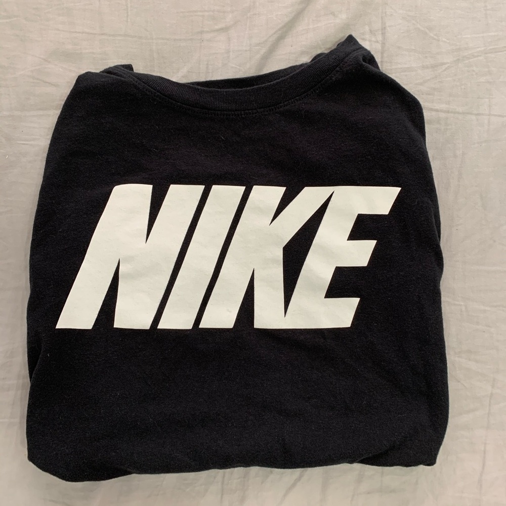 Black nike shirt